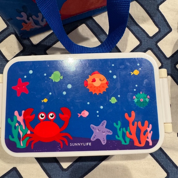 SUNNY LIFE SUNNY KIDS LUNCH BAG TOTE - CRABBY - INSULATED and Bento Box - Picture 3 of 6